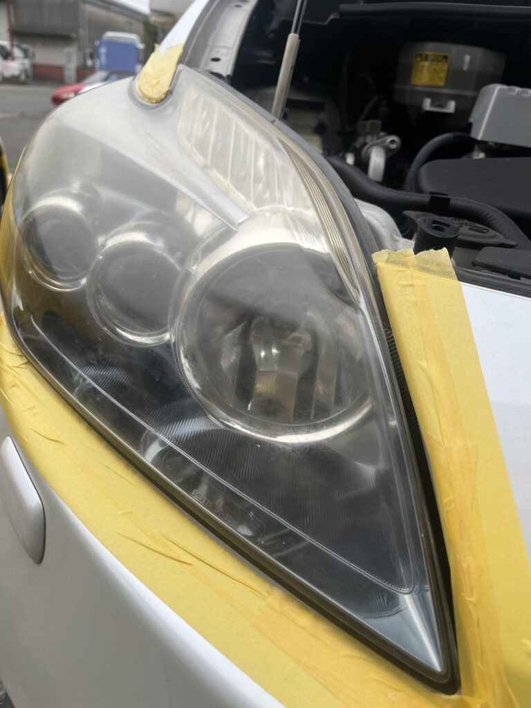 ヘッドライトコーティング施工前
ヘッドライト磨き